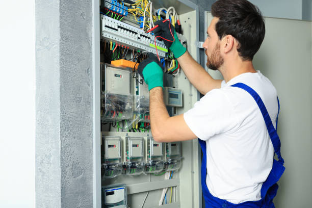 Best Local Electrician Companies  in Yacolt, WA